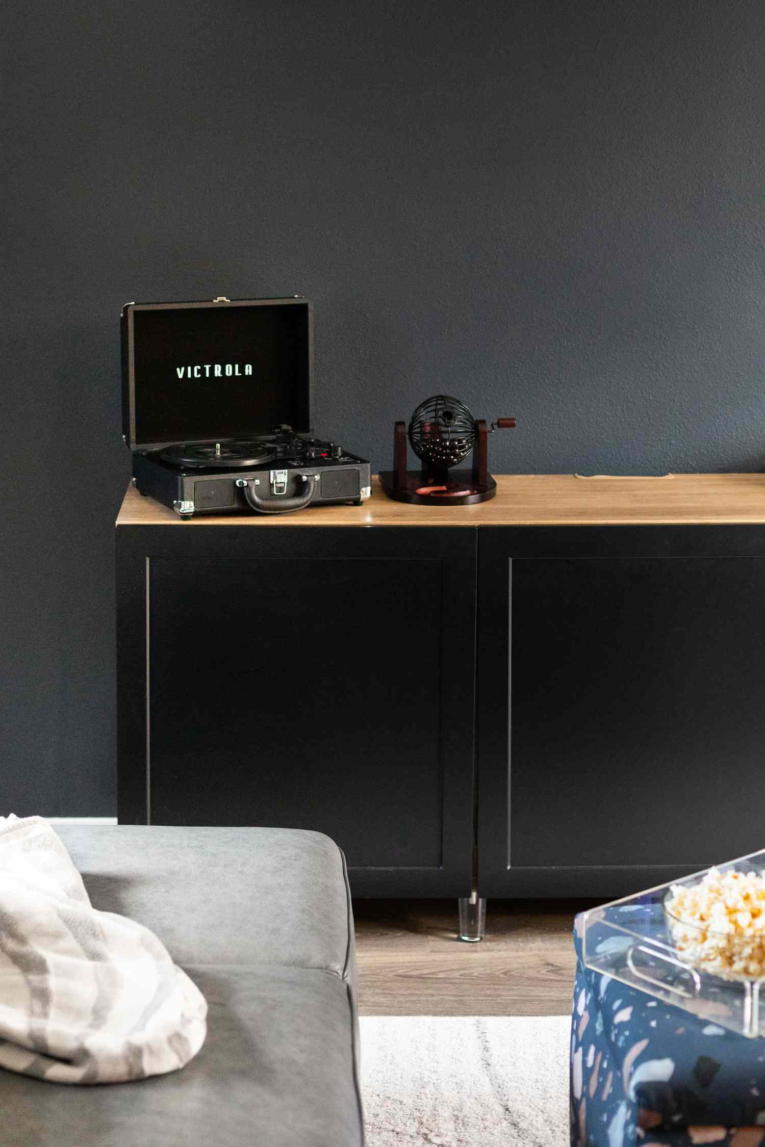 svart Shaker IKEA mediaskåp