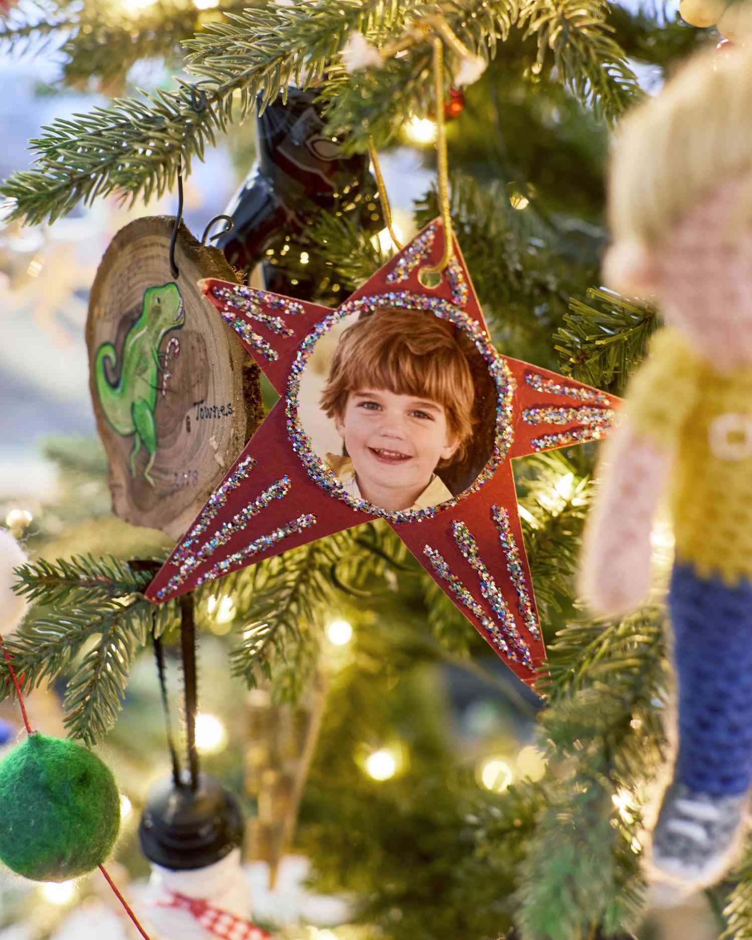 idéer för julgran med familjetema
