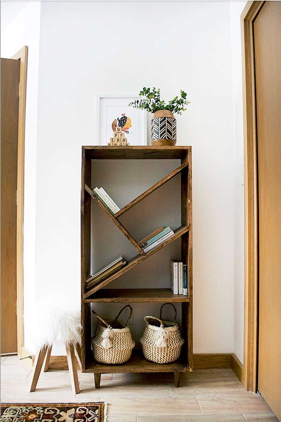 diy vinklad bokhylla