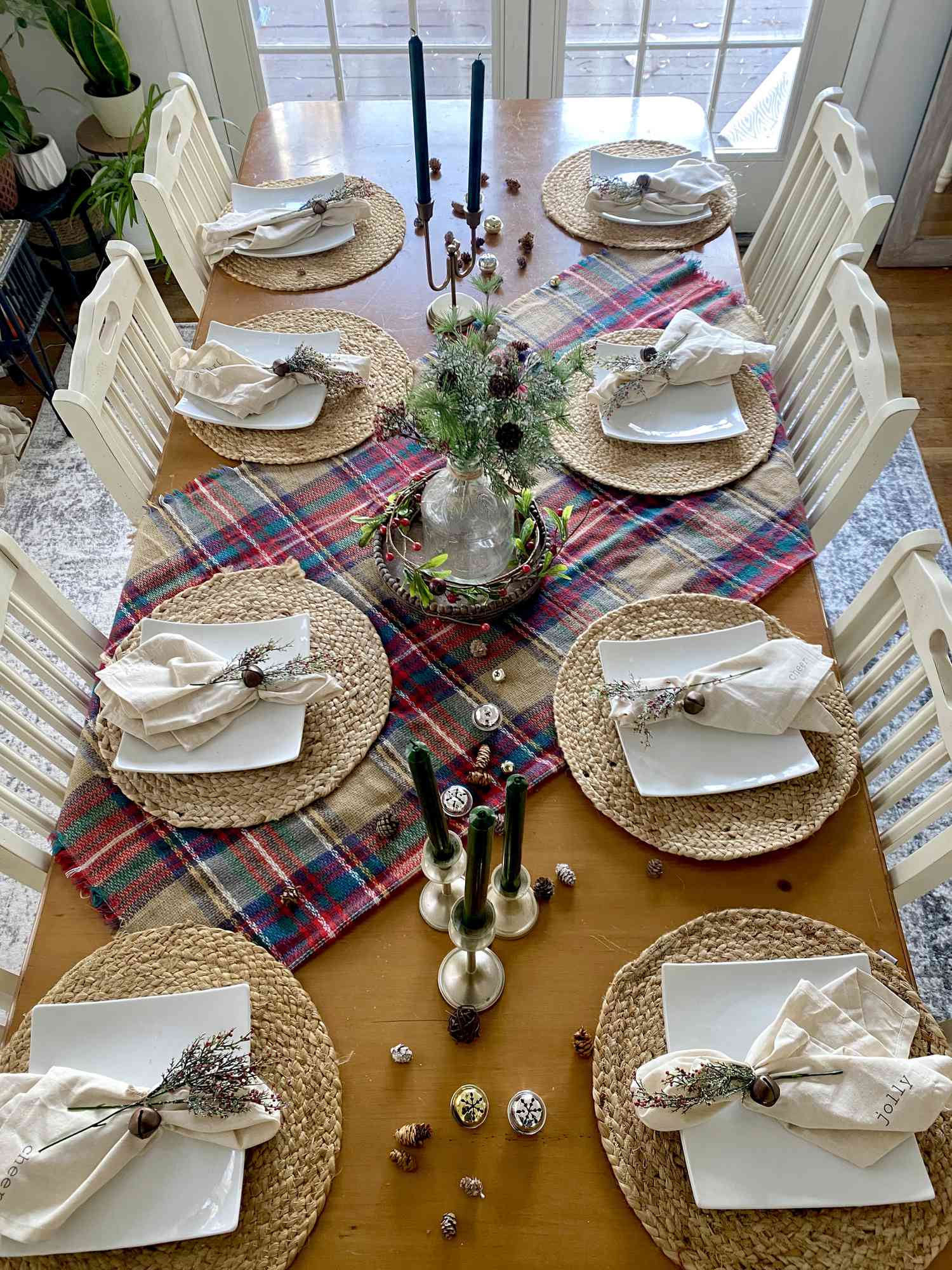 Enkel julbordsdukning i tartan