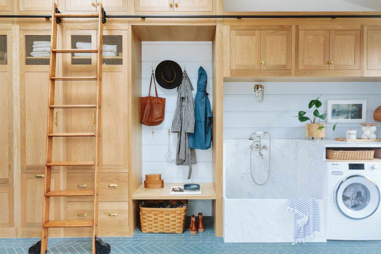 mudroom förvaringsskåp idéer