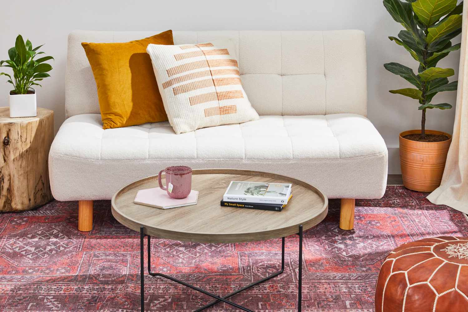 Frontvy av en hopfälld futon
