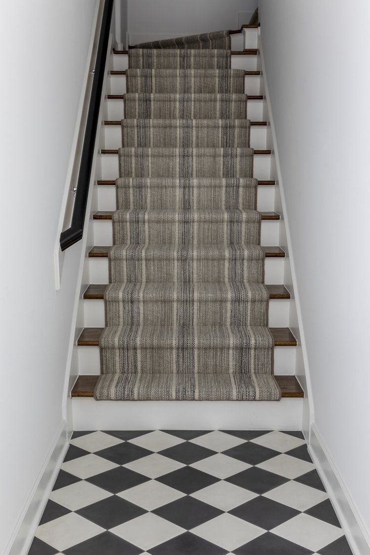 neutral stripe trappa löpare