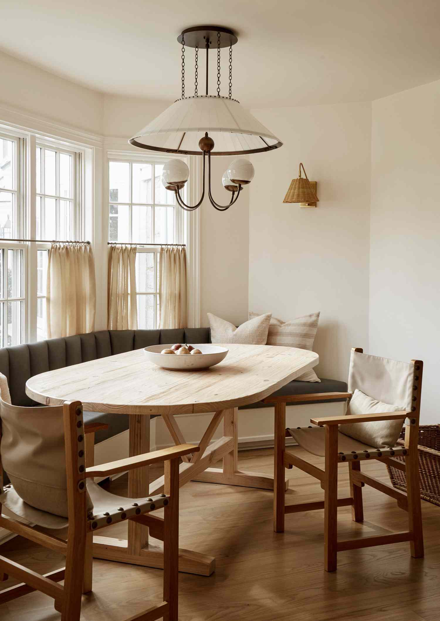 bondgård fönster trim idéer