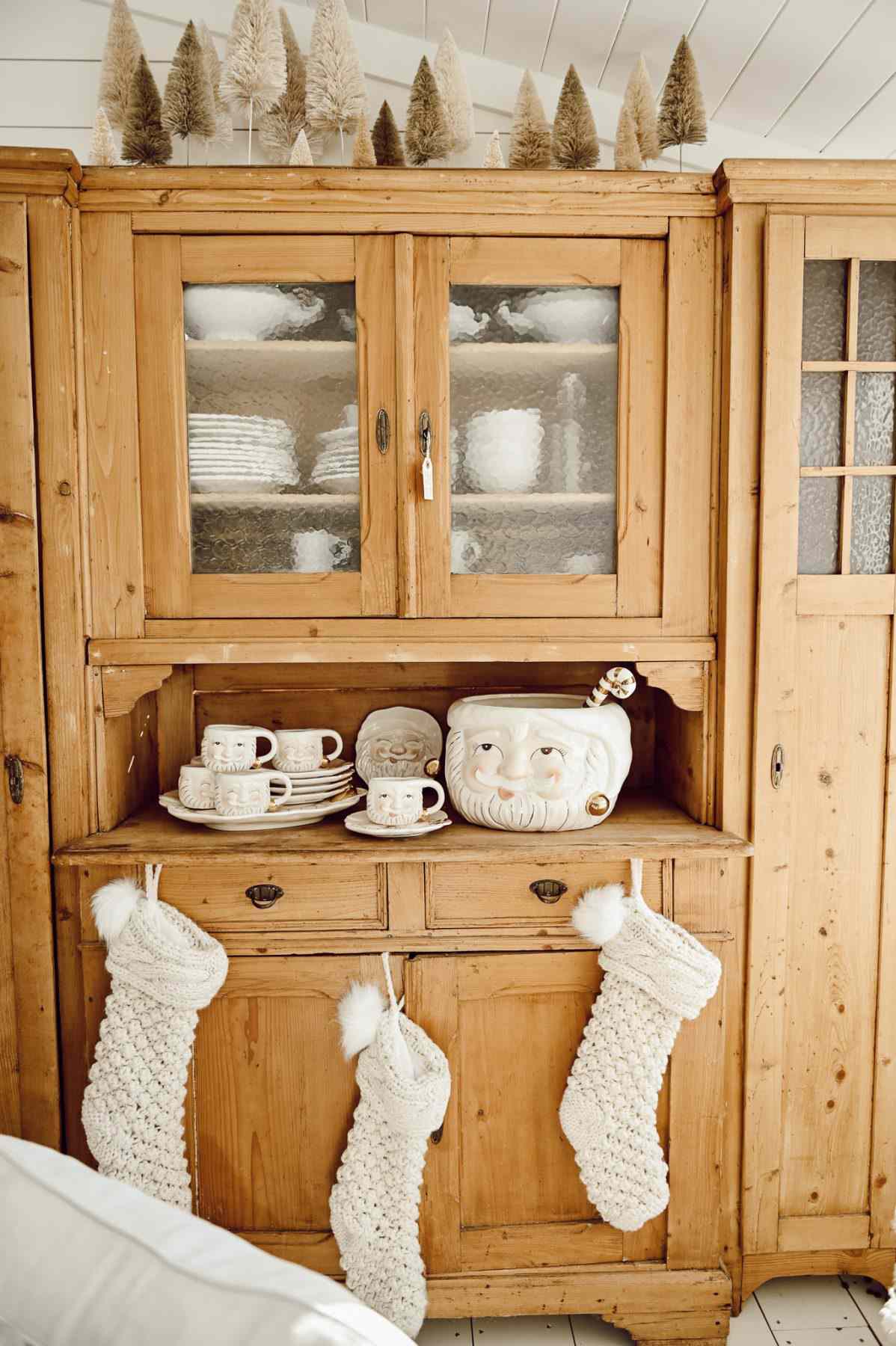 tomte mugg samling display