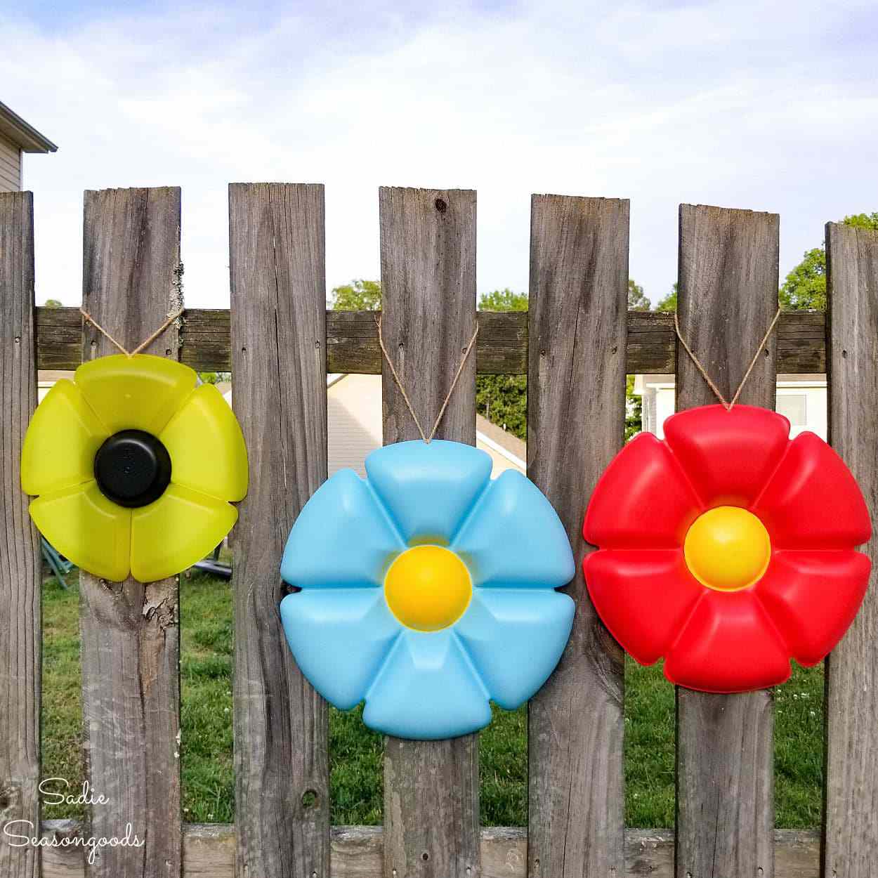 plastbricka blommor