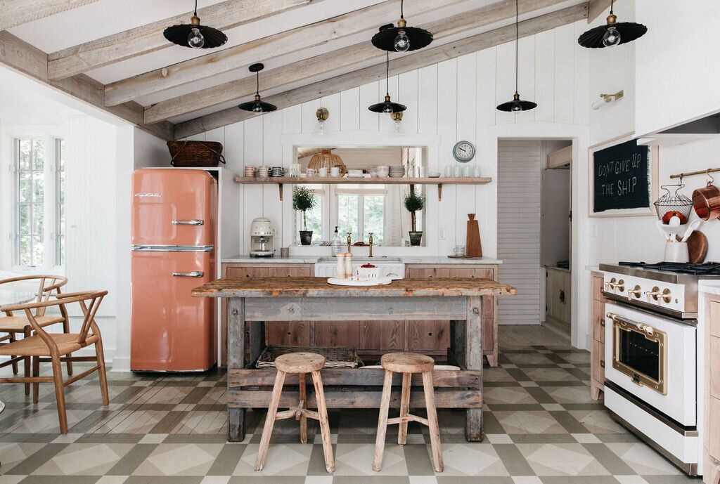 cottage kitchen breakfast bar