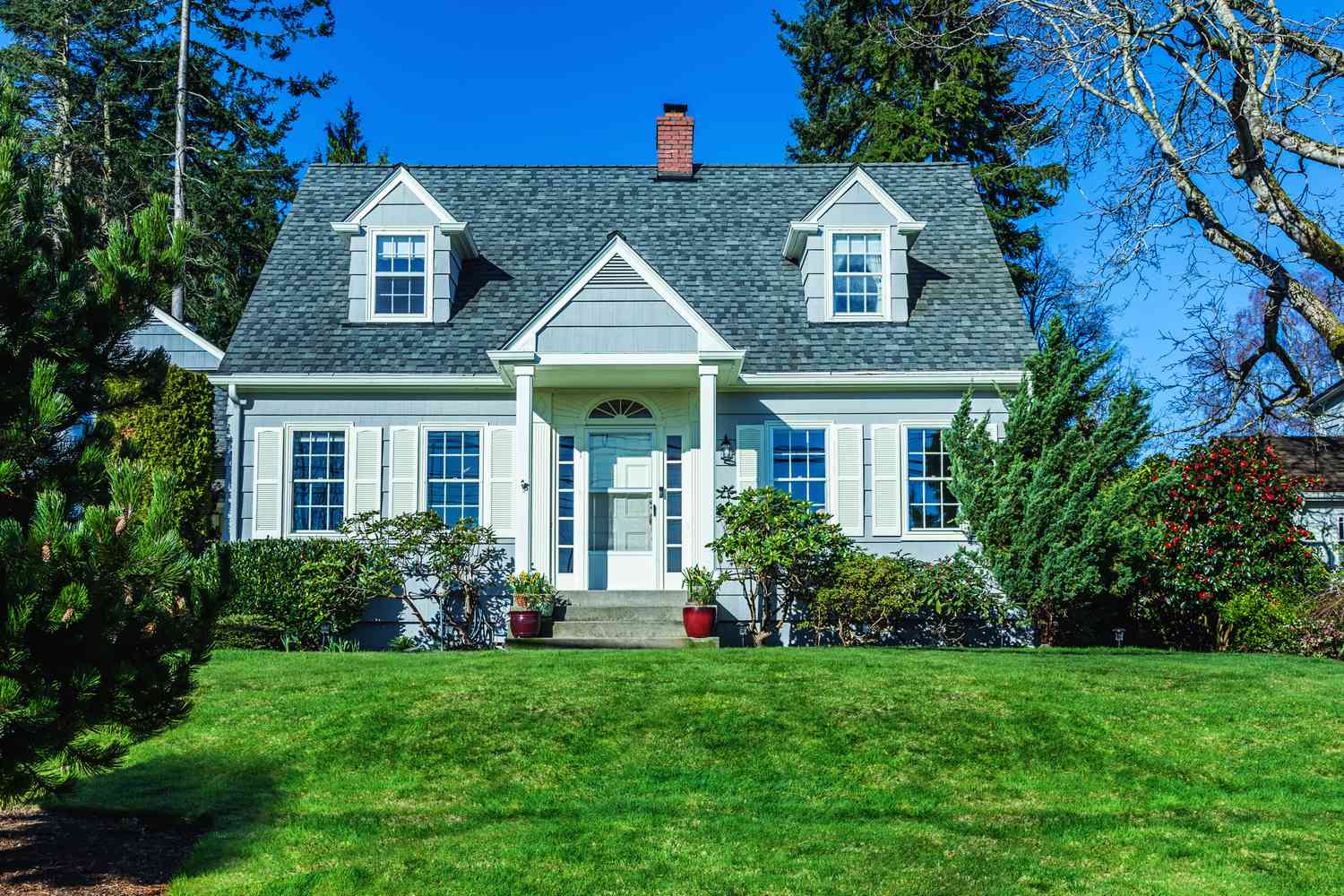 Pittoreskt Cape Cod-hus