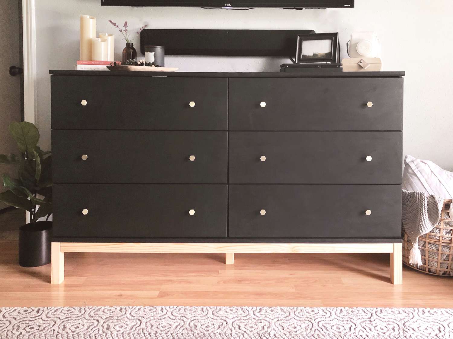målad Ikea Tarva byrå hacka