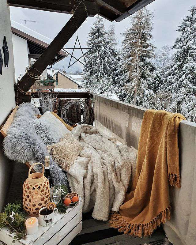 minimalistisk jul balkong dekor