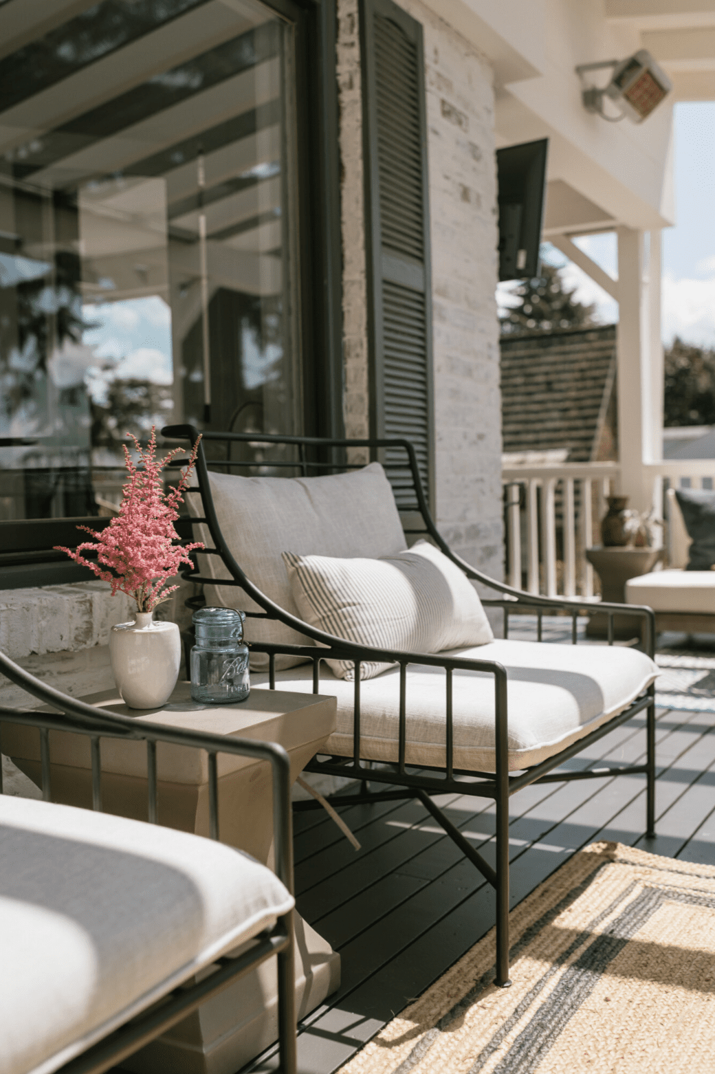 Sittplatser utomhus på en veranda