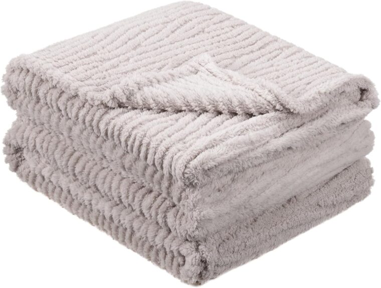 HOMELEVEL Sherpa fleecefilt – varm och mjuk beige filt – tjocka och mysiga vinterfiltar idealiska för säng och soffa – maskintvättbar – 150 x 220 cm - Bild 8