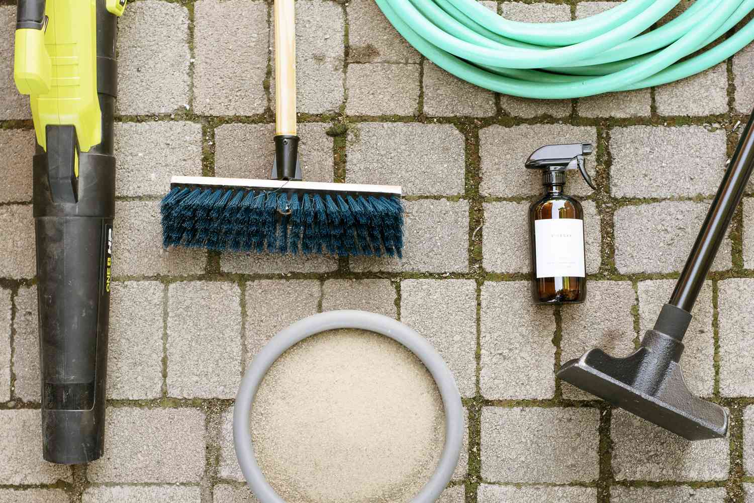 Verktyg som behövs för att installera betongbeläggningar själv