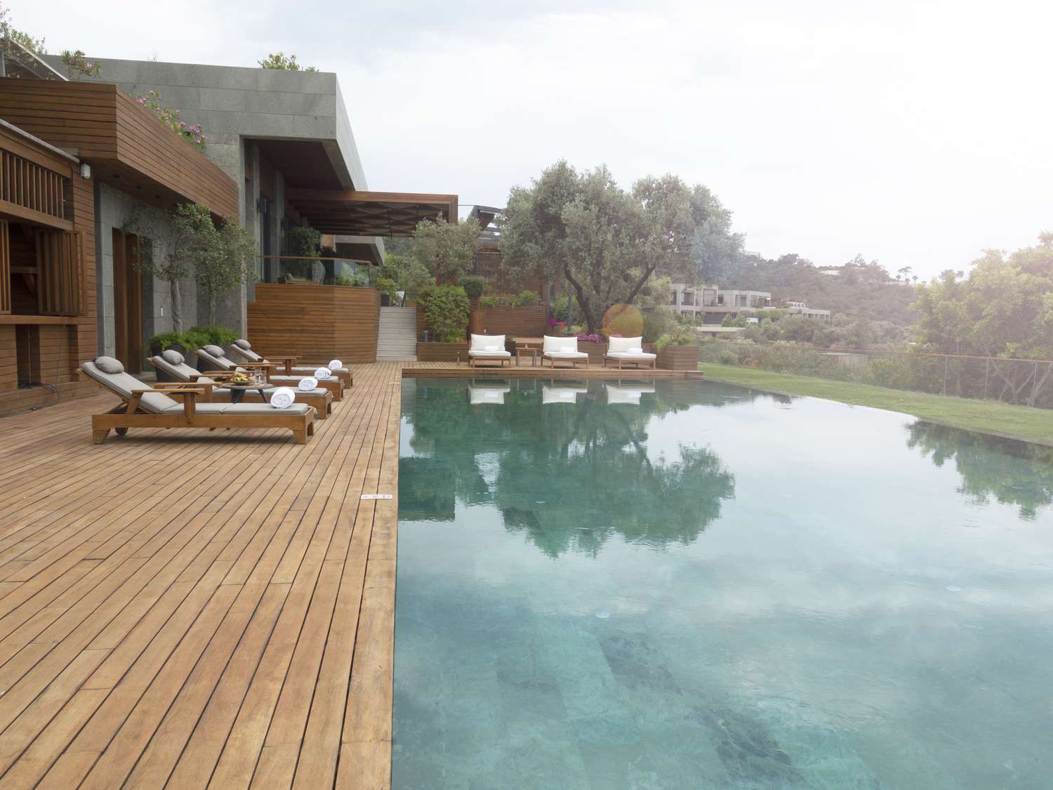 Infinity pool and chairs