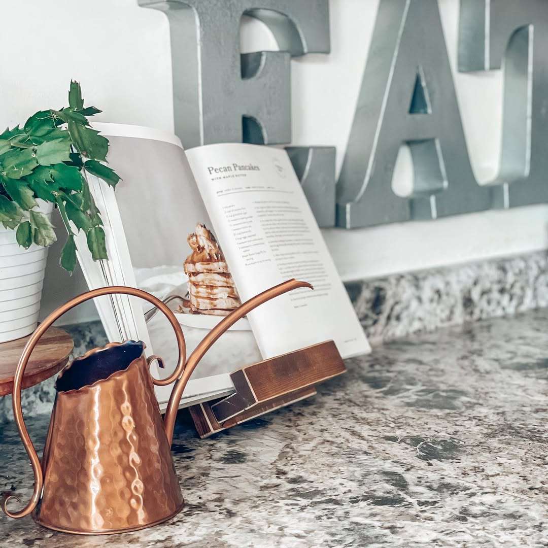 decorative objects on granite countertops 