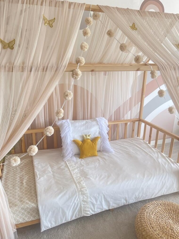 Baby Fancyroom Hussäng/himmelsäng, beige sänghimmel, dekorationsset för barnrum, barnsäng, baldakin, pompom-girlang av premiumtyll för hemmasängar, anpassbar (beige utan fjärilar, 340 cm) - Bild 3
