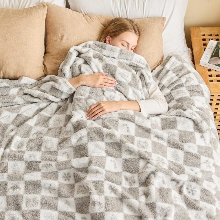 EMME rutig filt queen size – 203 cm x 228 cm grå stickad filt mjuka fluffiga mönstrade filtar för soffa, stol, säng, camping, picknick, resor - Bild 5